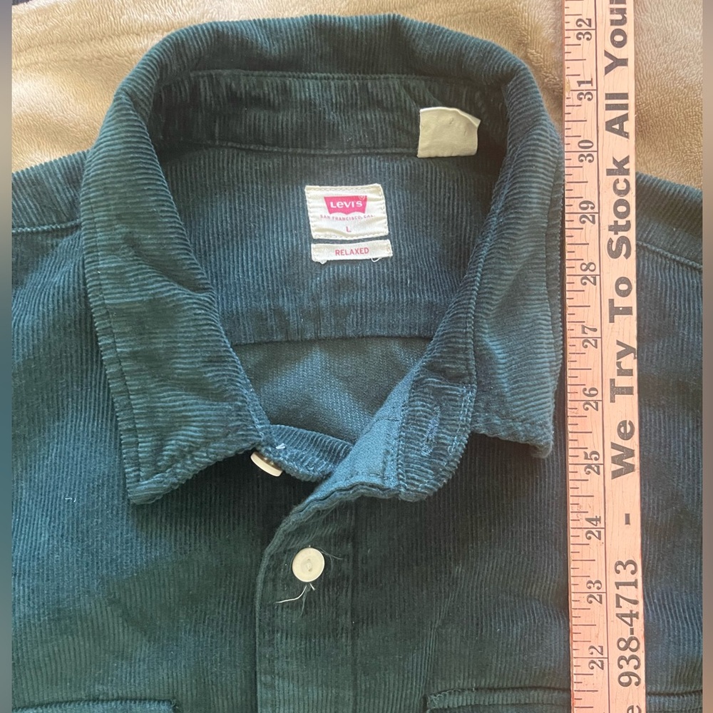 Dark green Levi’s corduroy shirt size large